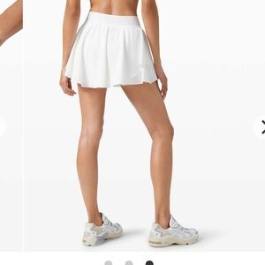 Lululemon Court rival skirt white 6